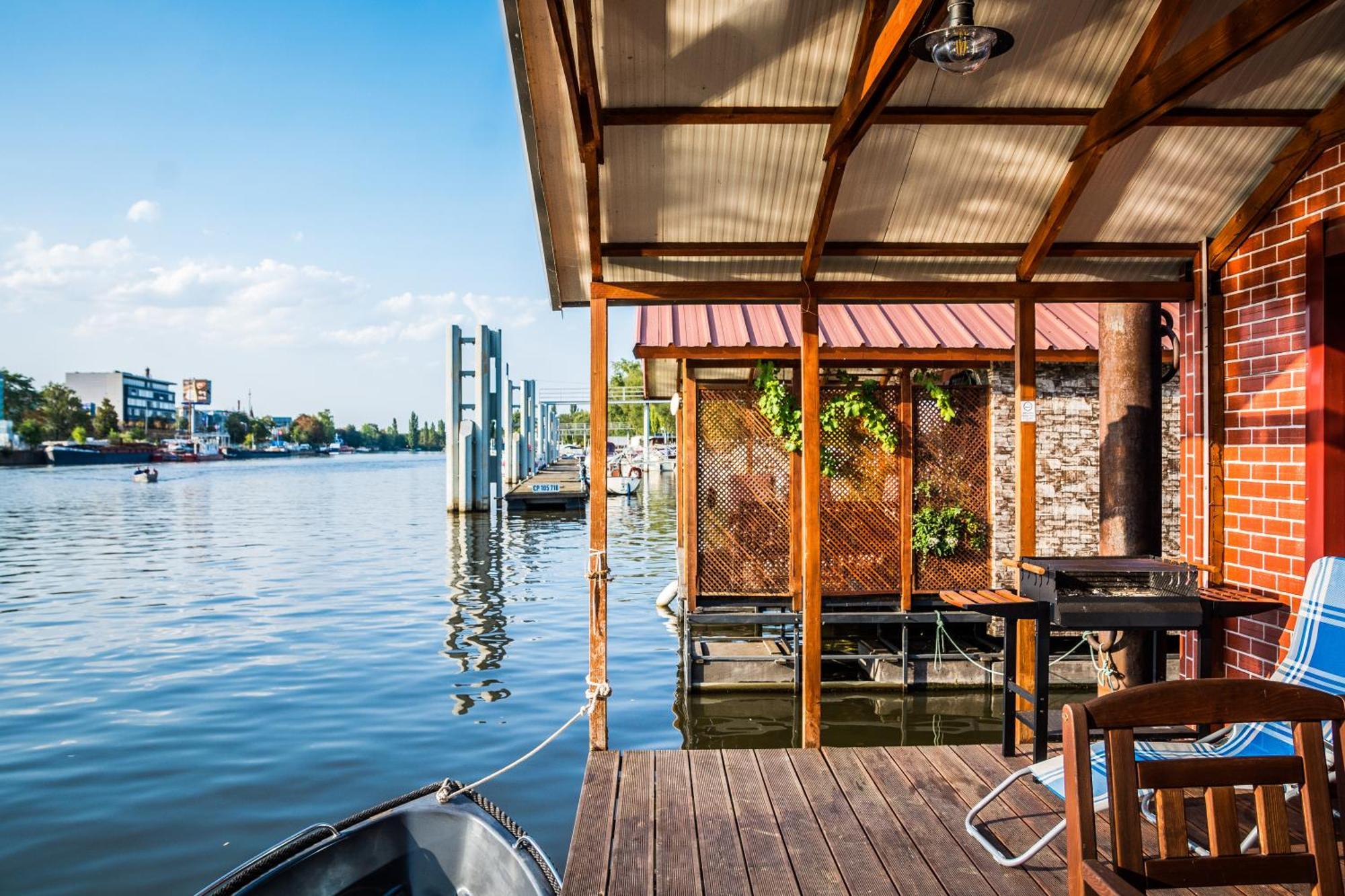 Houseboat Benjamin - Houseboats Benjamin & Franklin Hotel Prague Ngoại thất bức ảnh
